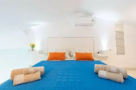Lidia & Paco Two Bedrooms Beachfront Tatil Evi
