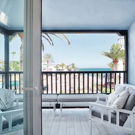 펜션 Lidia & Paco Two Bedrooms Beachfront *