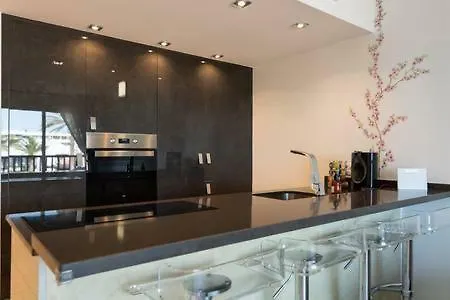 Lidia & Paco Two Bedrooms Beachfront 펜션 *